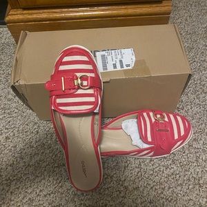 Red and white buckle your shoe